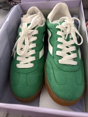 Steve Madden Green and White Low-Top Sneakers